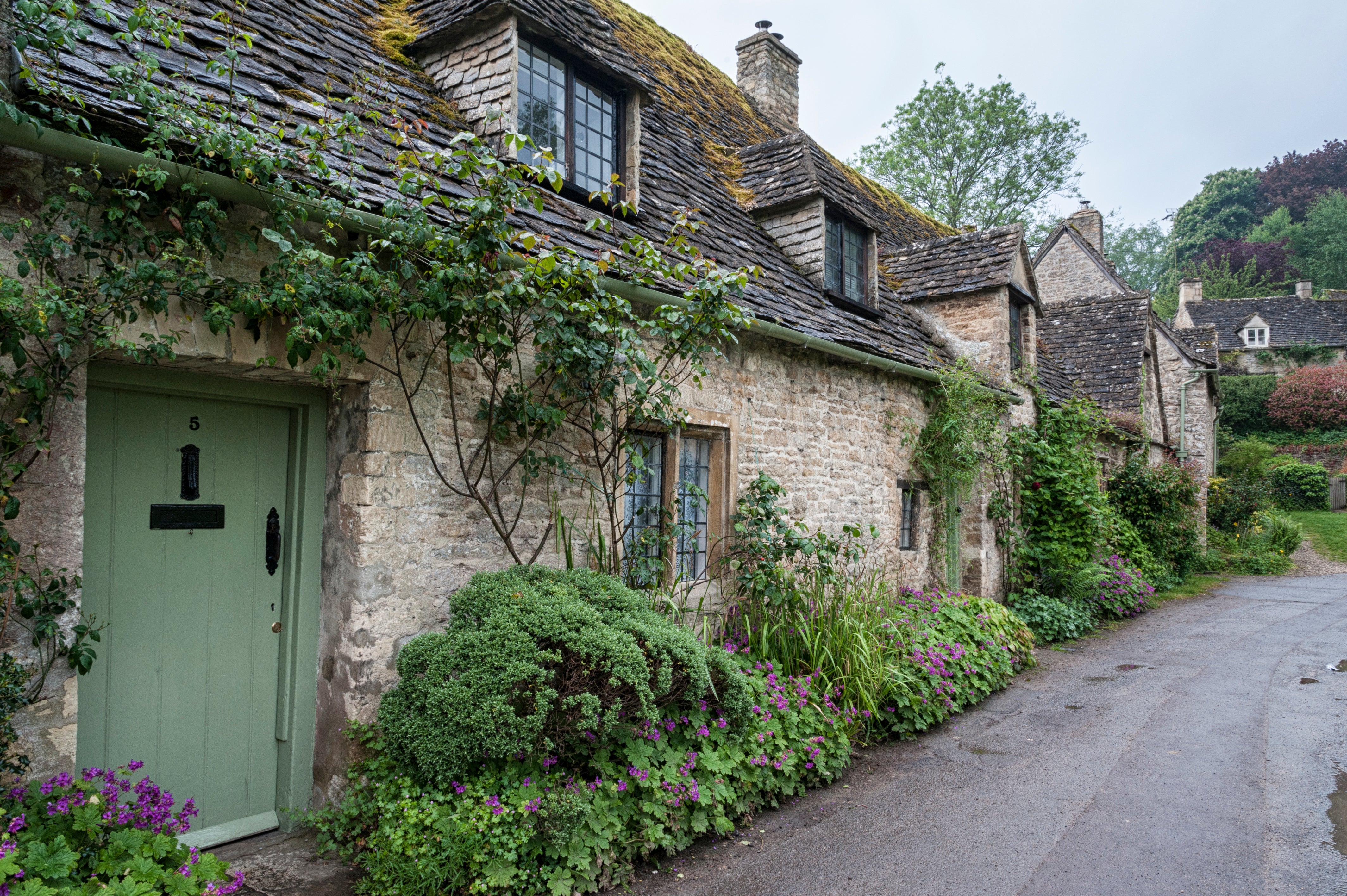 Cotswold stone cottages in the English countryside